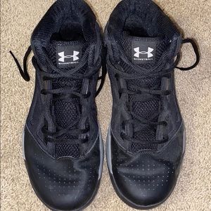 Under Armour HighTop Basketball shoes